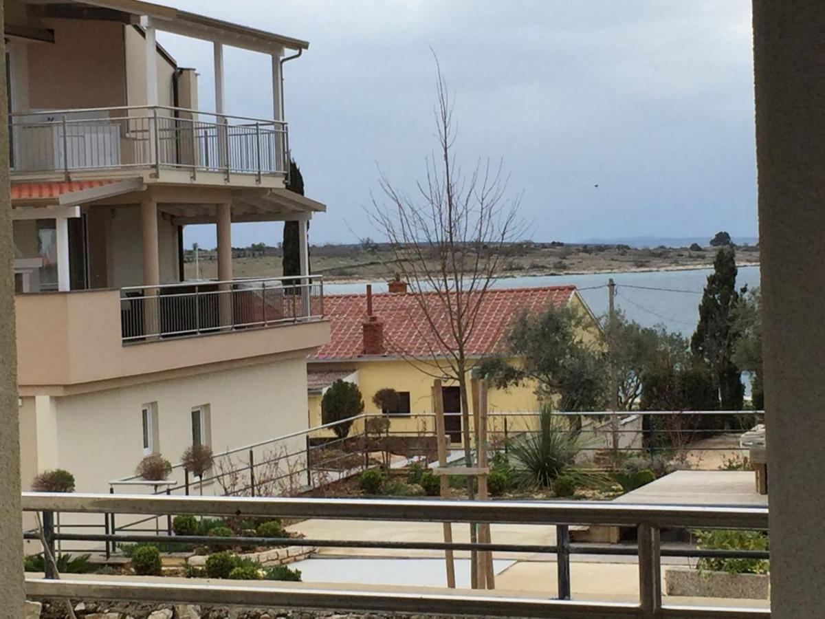 Apartments Puky Dreams Novalja Exterior photo